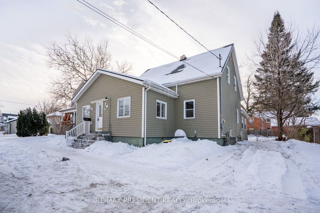 Photo of 37 Catherine Street, St. Catharines, ON L2R 5E8 (MLS # X12783072)