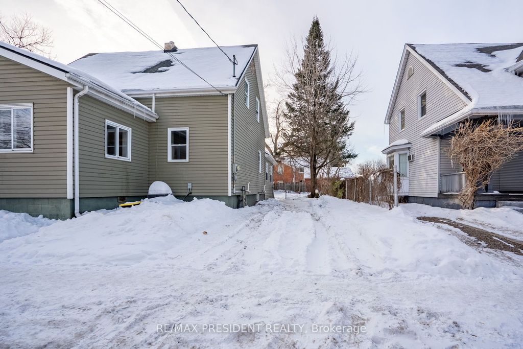 Photo of 37 Catherine Street, St. Catharines, ON L2R 5E8 (MLS # X12783072)