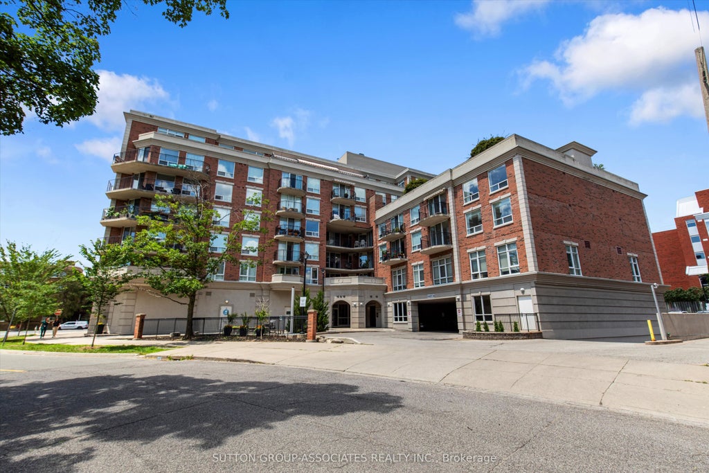 Photo of 18 Wanless Avenue #PH6, Toronto, ON M4N 3R9 (MLS # C14019480)