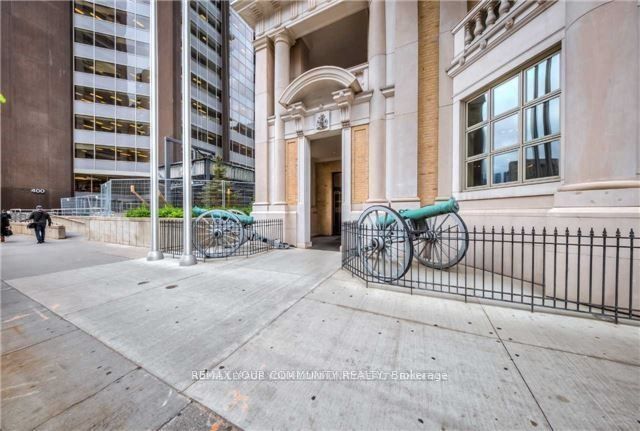 Photo 1 of 32 — 426 University Avenue 3608, Toronto, ON M5G 1S9