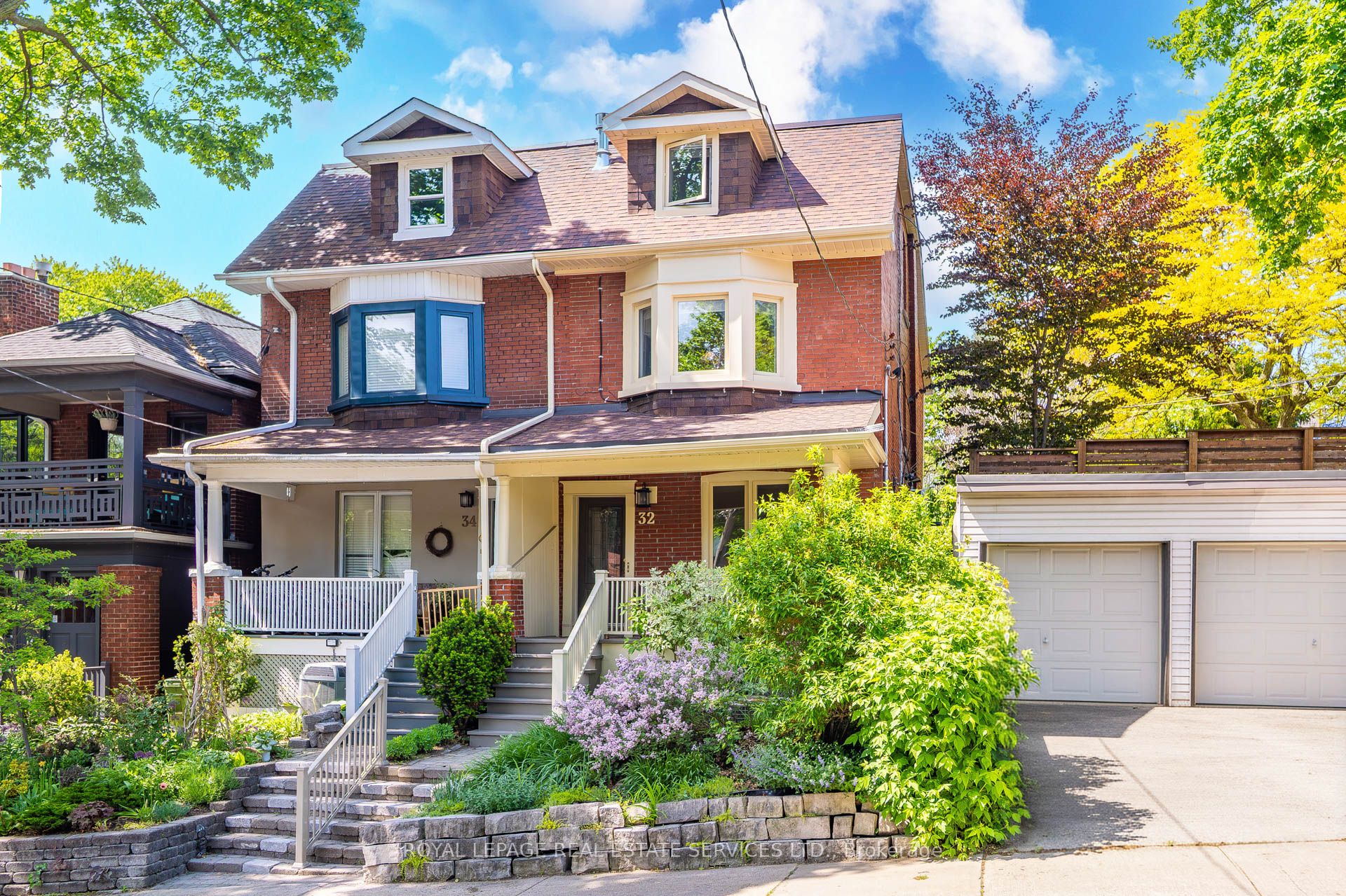 32 Hillsview Avenue