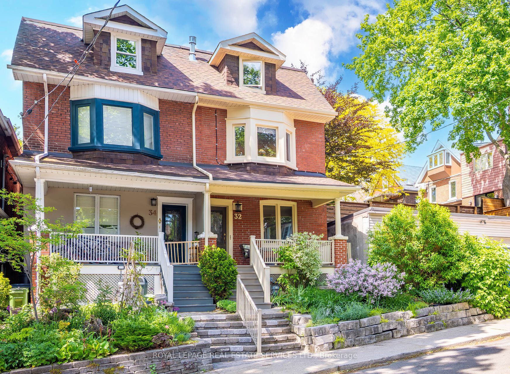 32 Hillsview Avenue