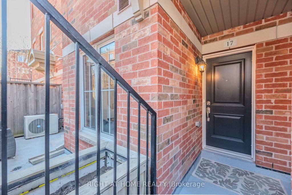 Photo of 2464 Post Road #17, Oakville, ON L6H 0J2 (MLS # W13082076)