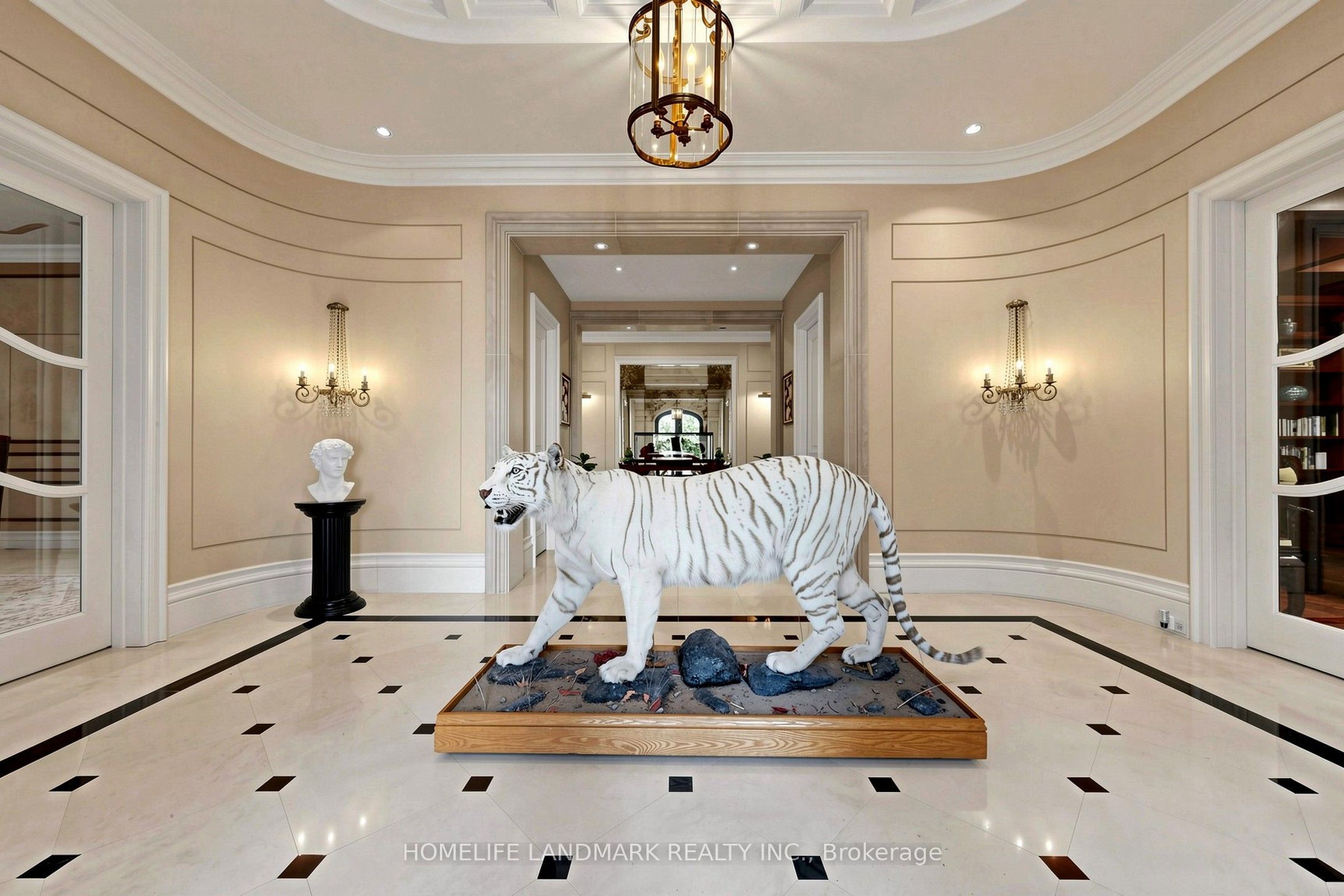25 The Bridle Path