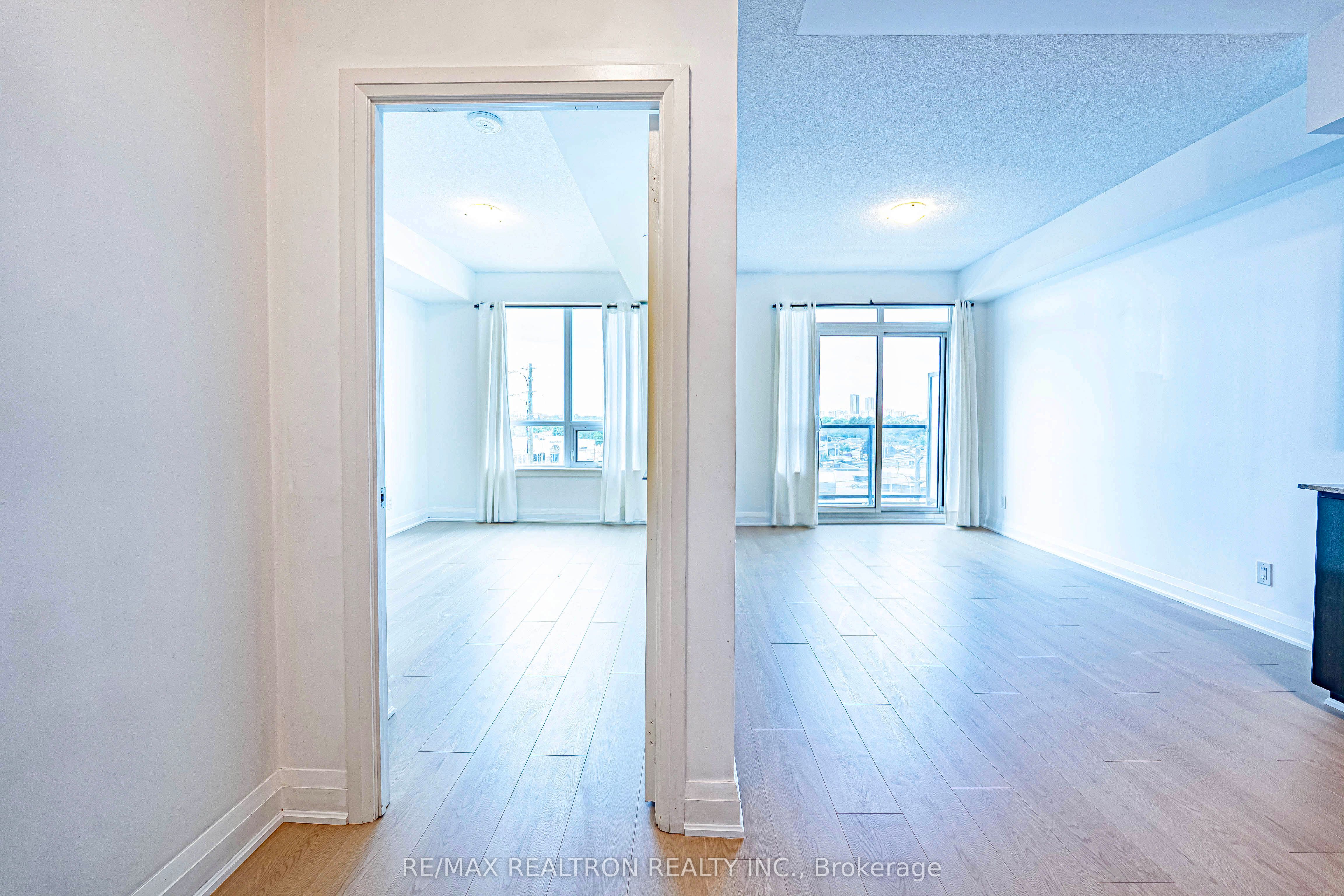 7161 Yonge Street 418
