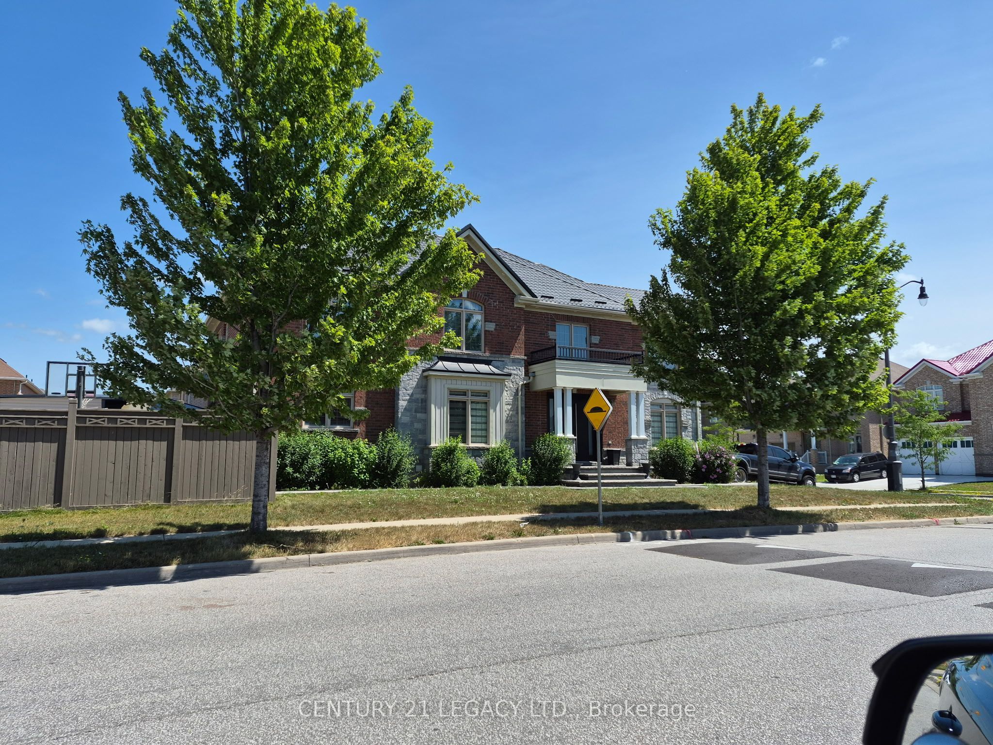 11 DRUMMONDVILLE Drive