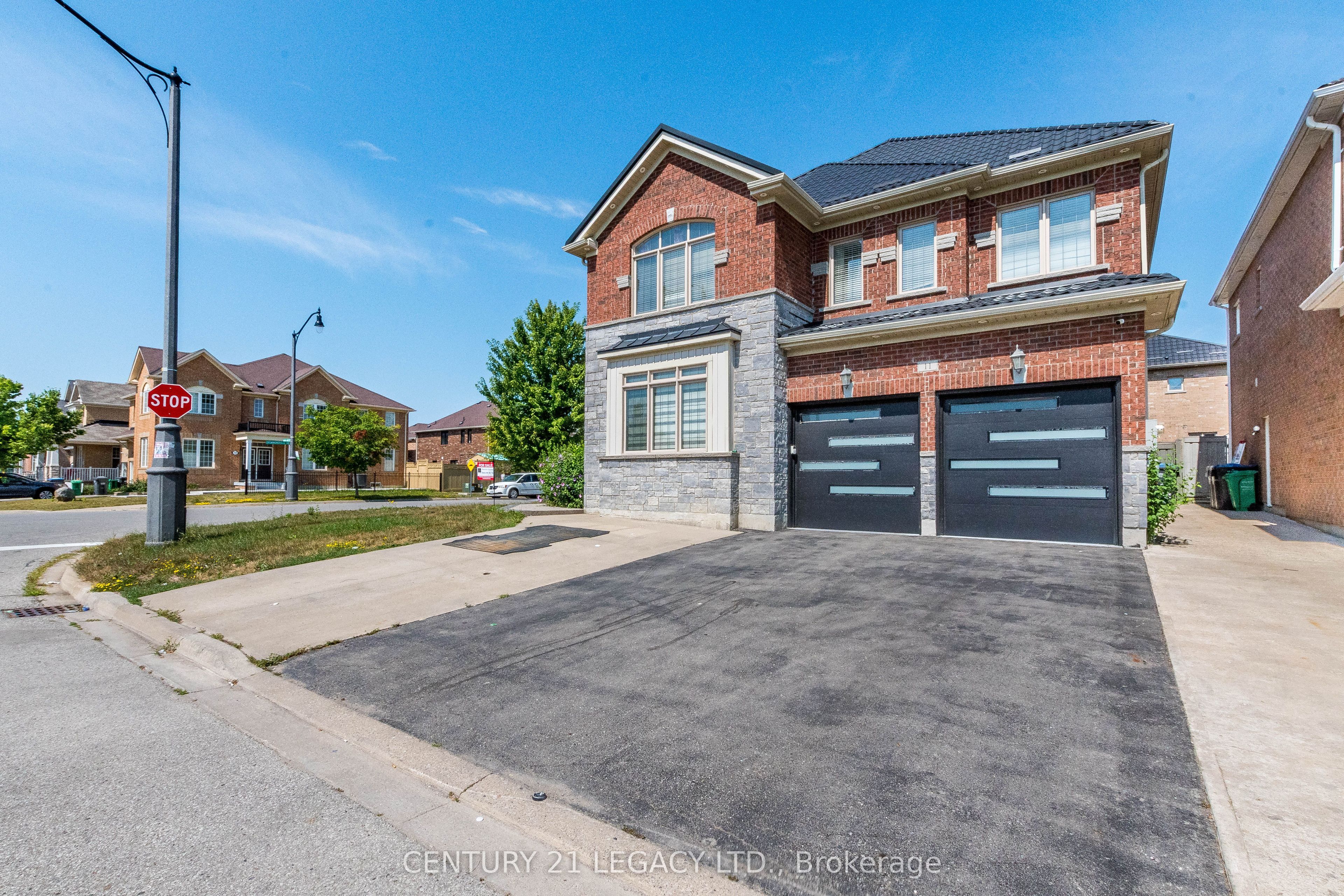 11 DRUMMONDVILLE Drive