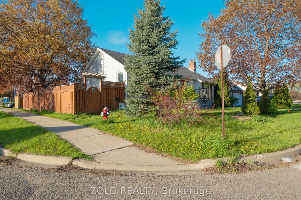 Photo of 13 Foster Road, Mississauga, ON L4T 1C3 (MLS # W13120124)