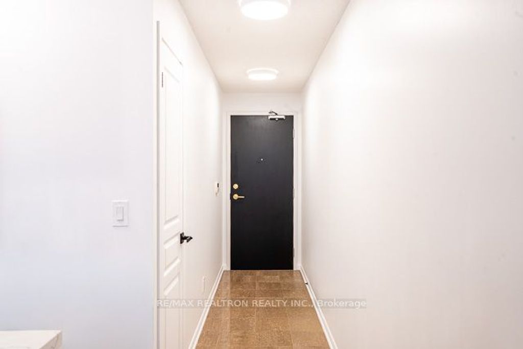 Photo of 18 Yonge Street #808, Toronto, ON M5E 1Z8 (MLS # C12501826)