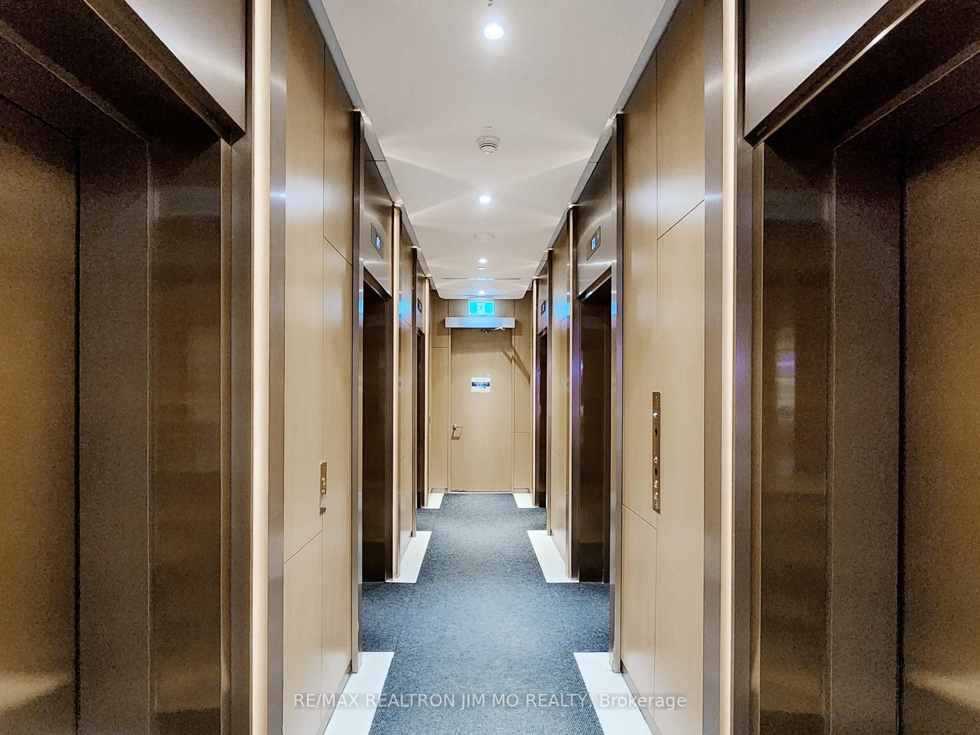 11 Wellesley Street W 1208