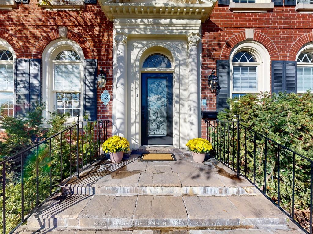 Photo of 68 Regent Street, Richmond Hill, ON L4C 9C5 (MLS # N12521306)