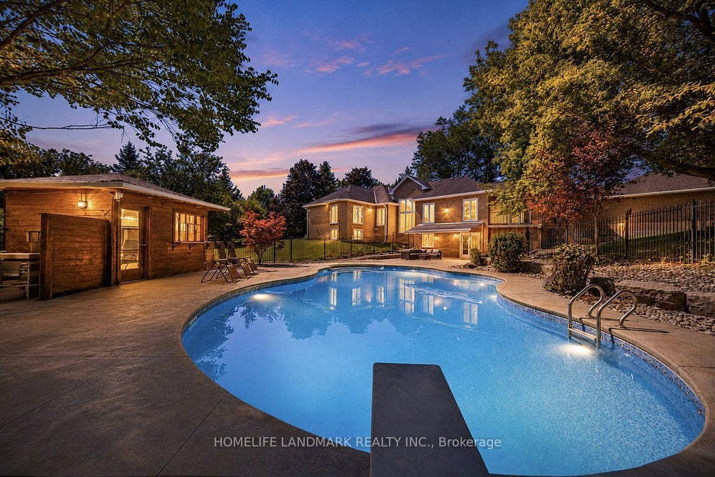 Photo of 113 Offord Crescent, Aurora, ON L4G 0K5 (MLS # N13751088)
