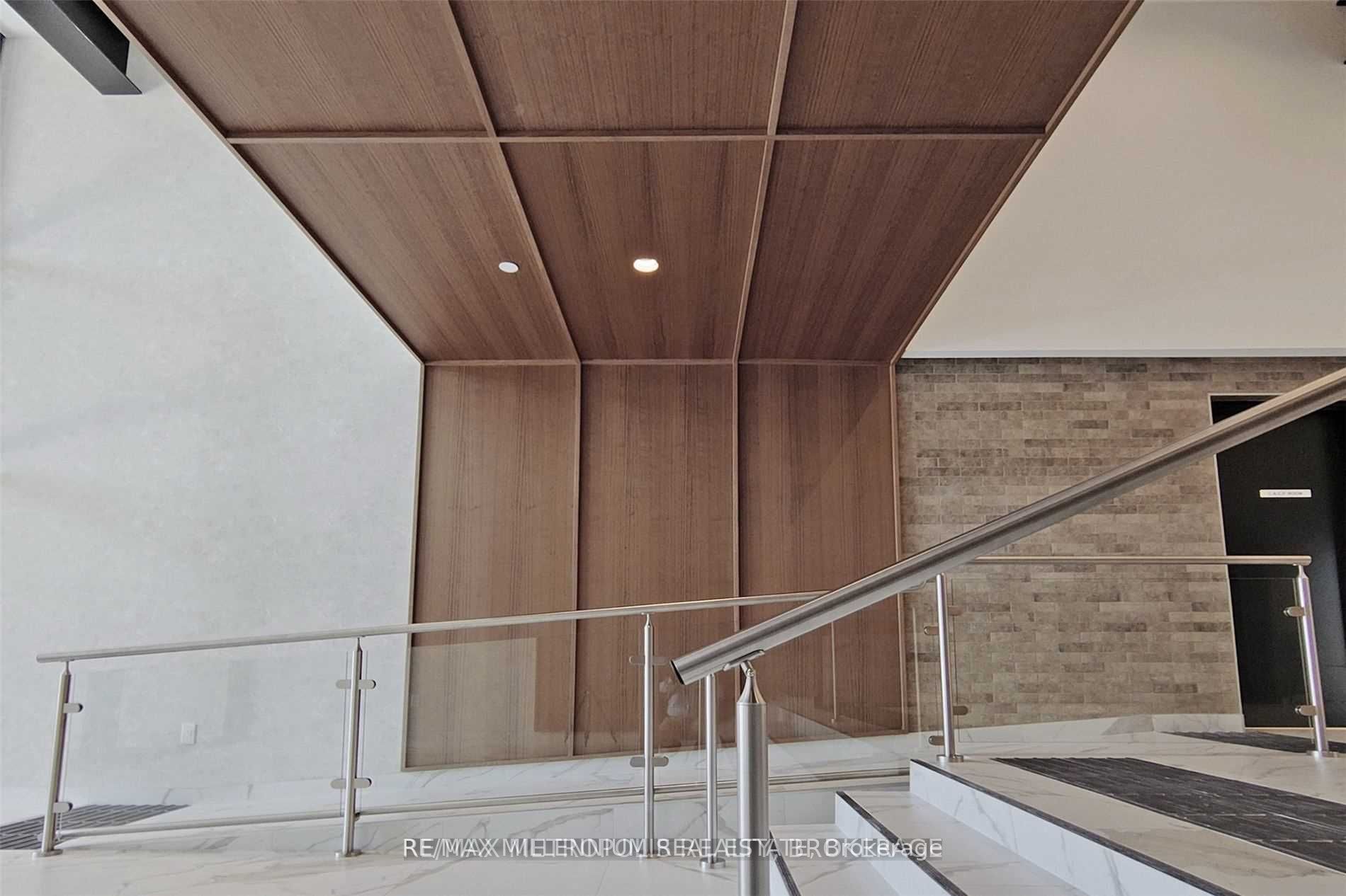 2300 St Clair Avenue W 807