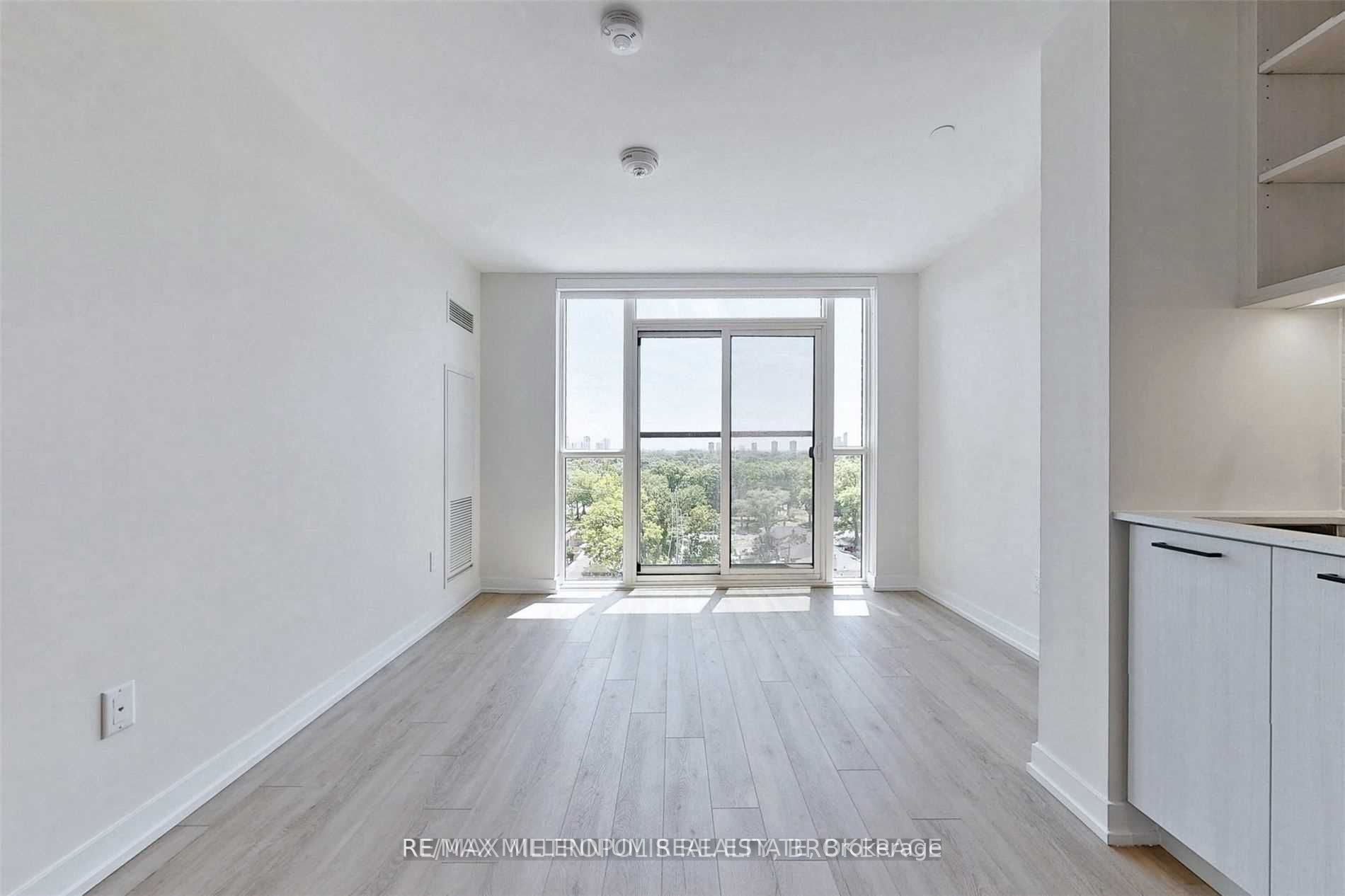 2300 St Clair Avenue W 807