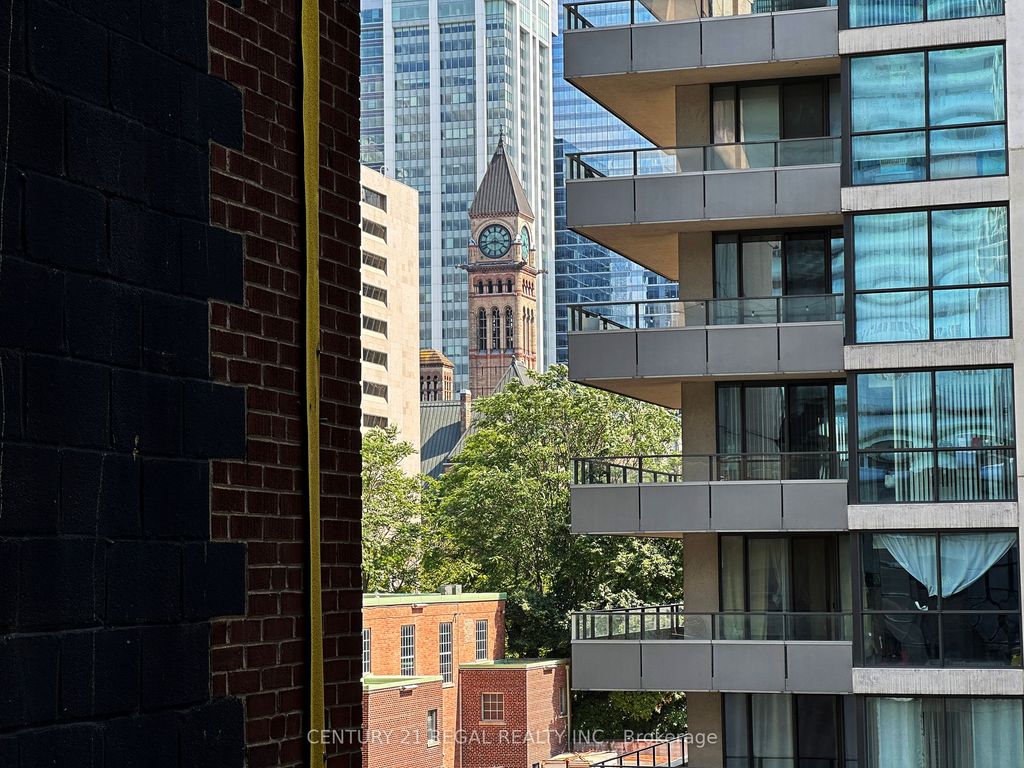 Photo of 111 Elizabeth Street #533, Toronto, ON M5G 1P7 (MLS # C13137942)