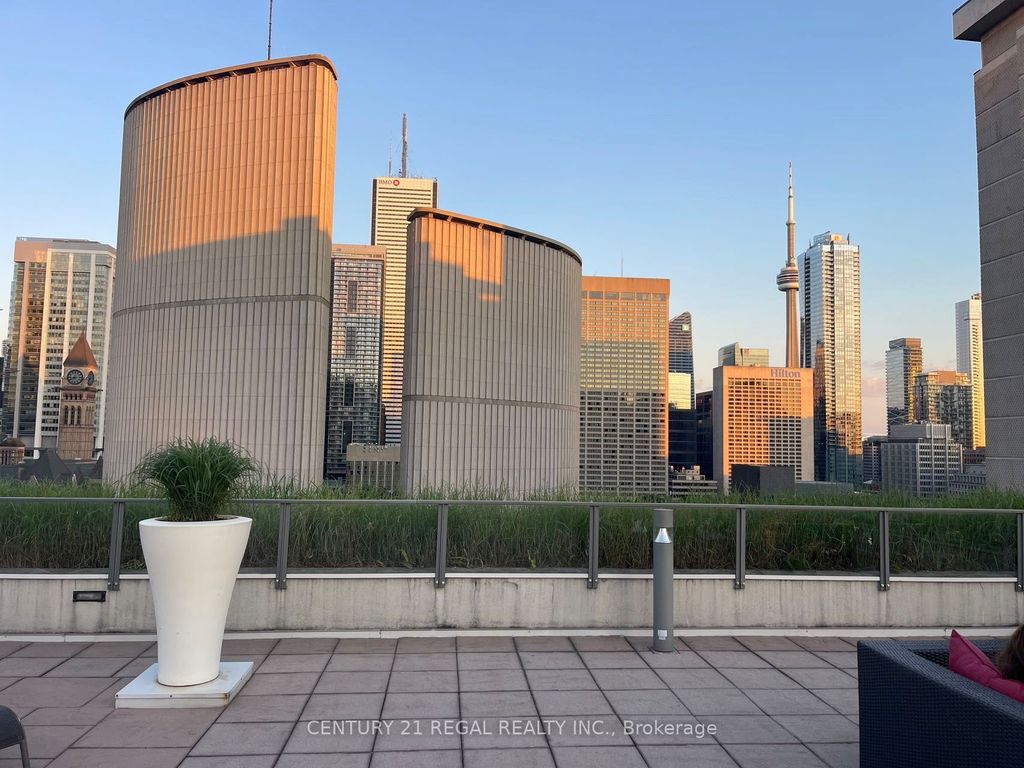 Photo of 111 Elizabeth Street #533, Toronto, ON M5G 1P7 (MLS # C13137942)