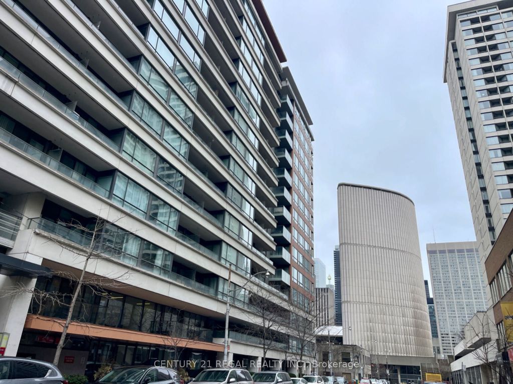 Photo of 111 Elizabeth Street #533, Toronto, ON M5G 1P7 (MLS # C13137942)