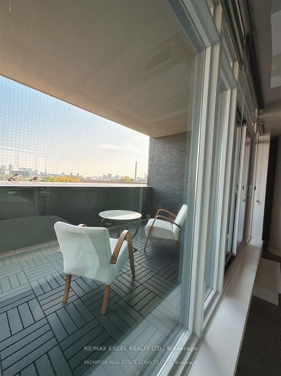 297 College Street 503