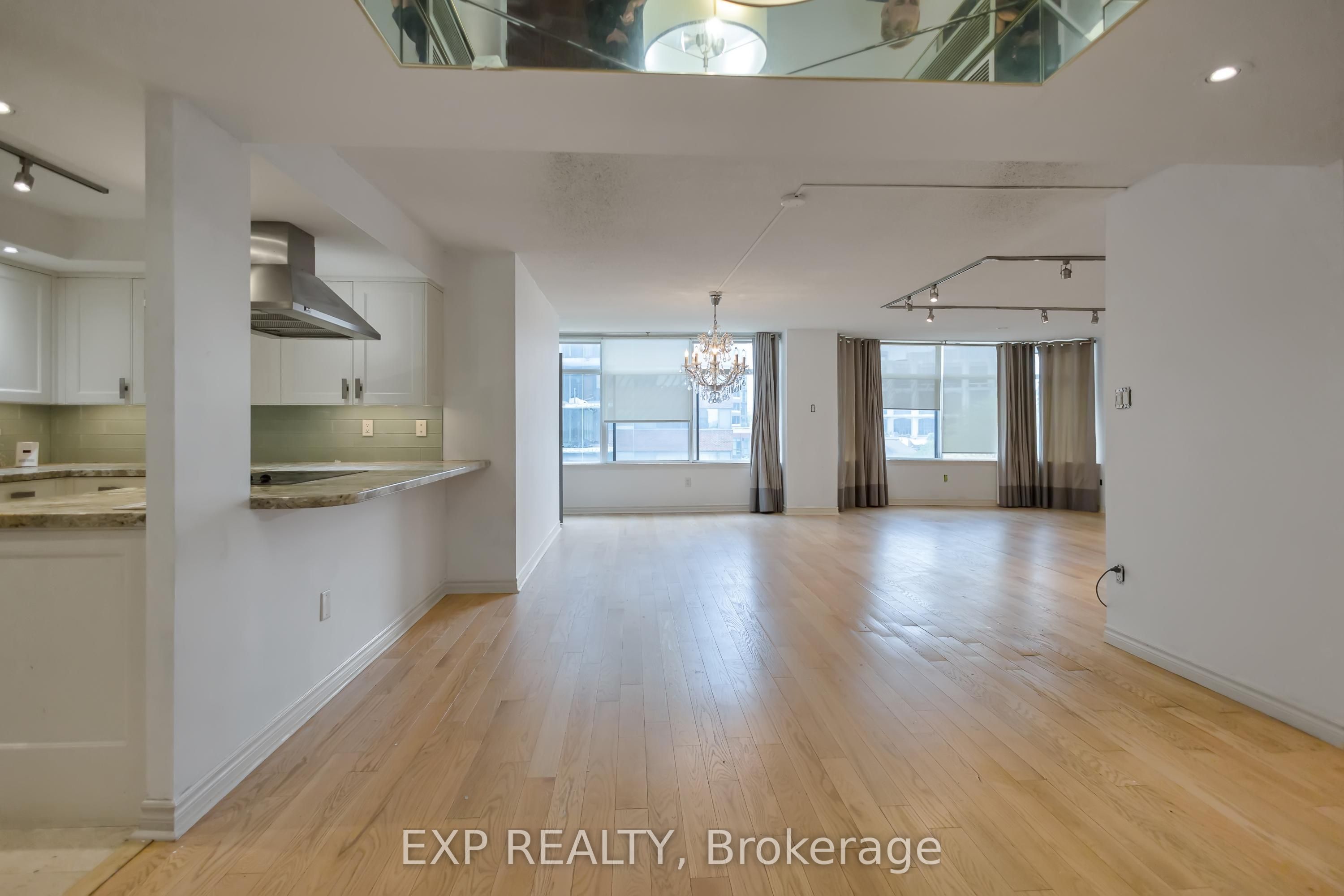 900 Yonge Street 601