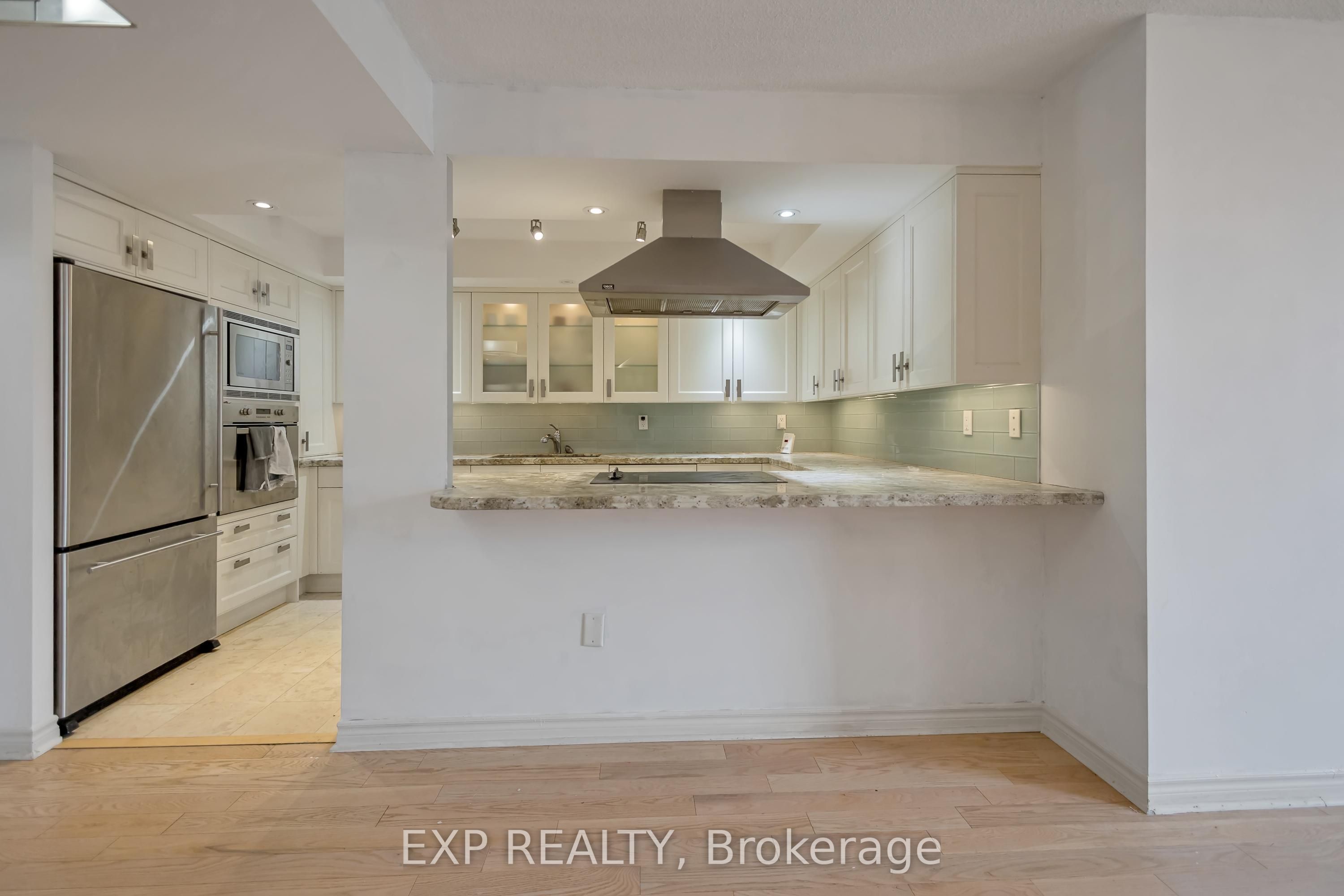 900 Yonge Street 601