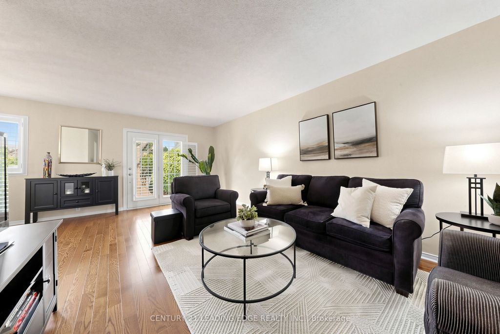 Photo of 5 Madsen Crescent, Markham, ON L3R 4P2 (MLS # N13114598)