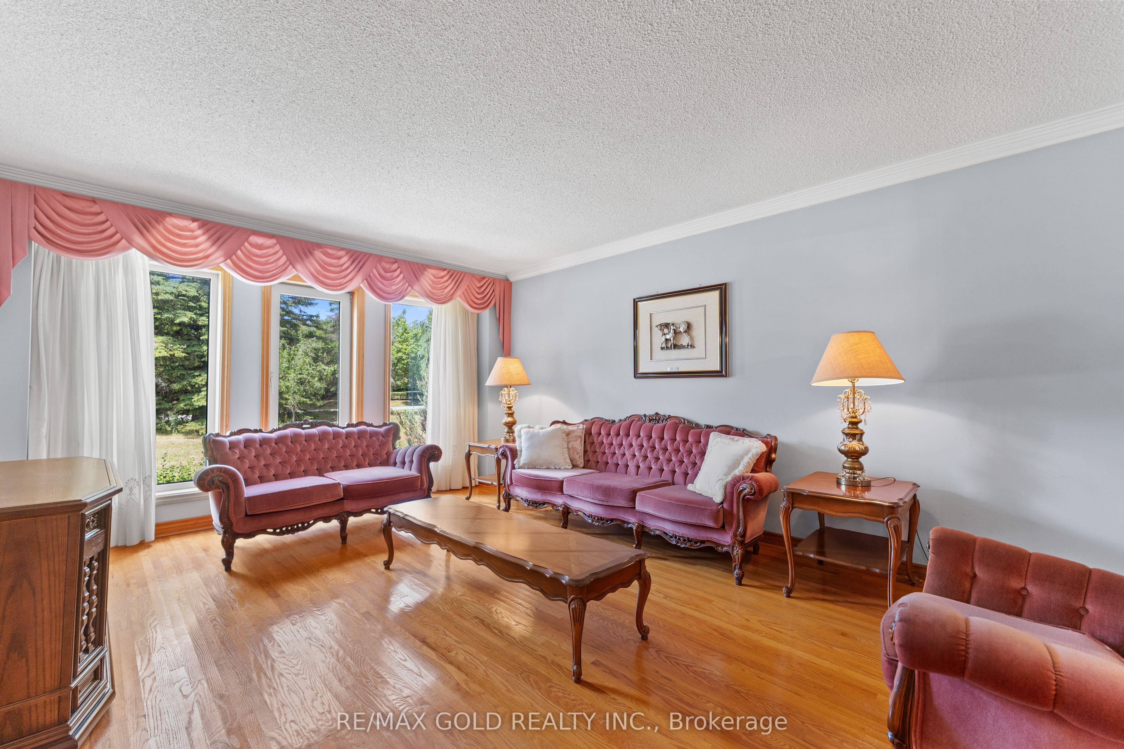8 Ryckman Lane