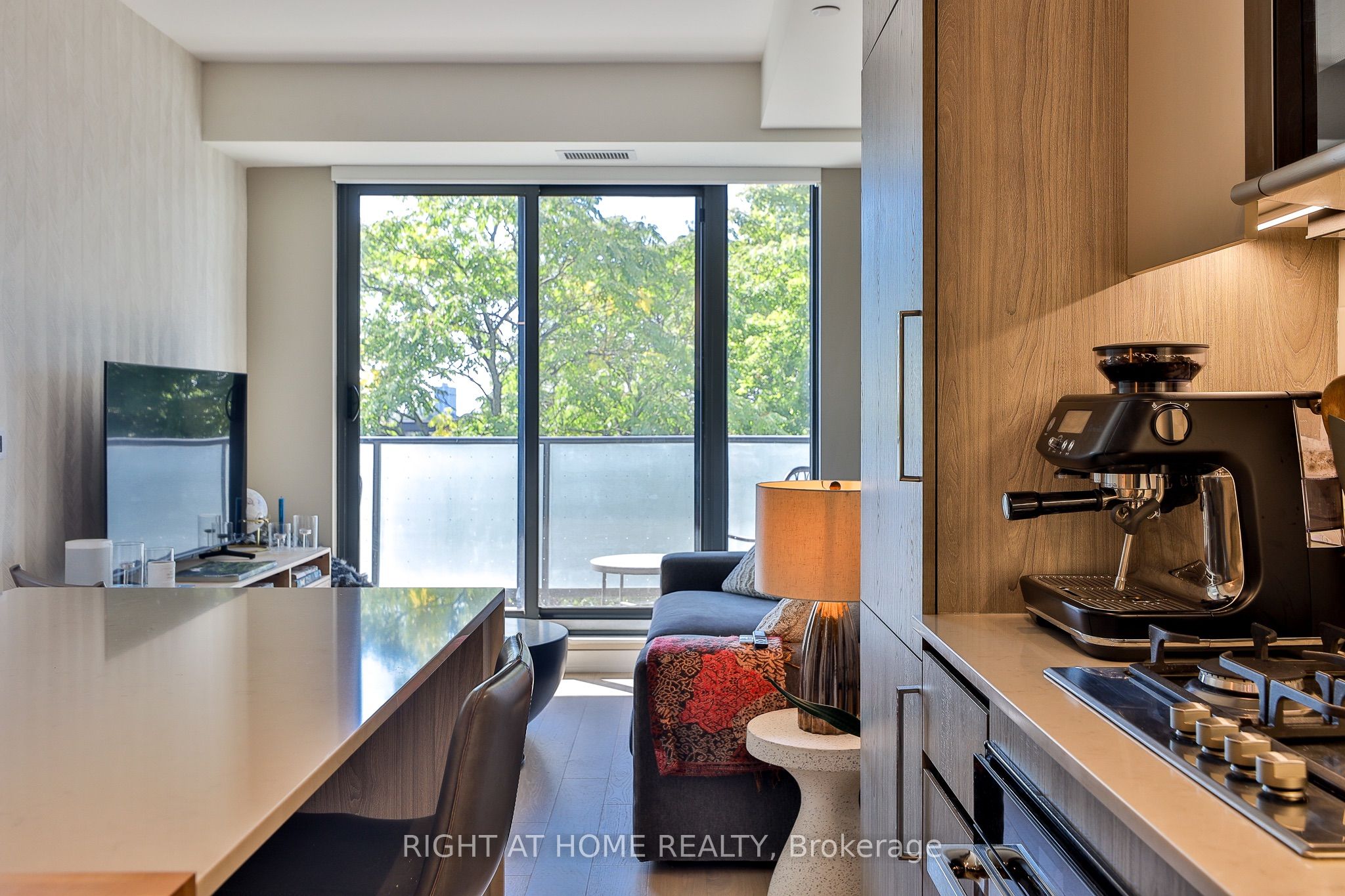 430 Roncesvalles Avenue 410