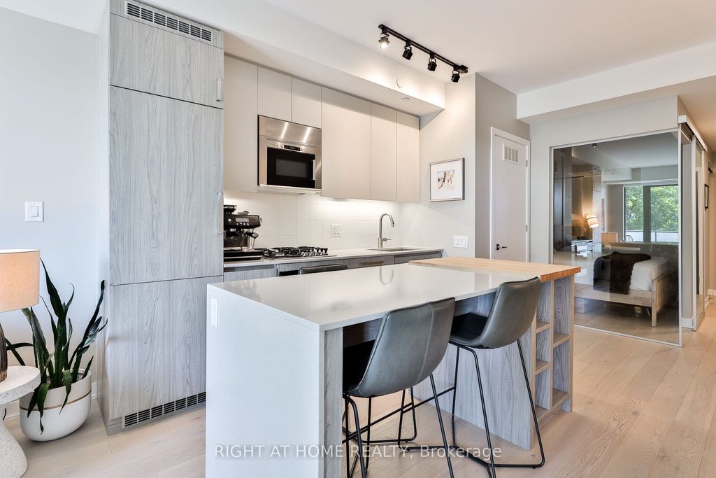 Photo of 430 Roncesvalles Avenue #410, Toronto, ON M6R 0A6 (MLS # W12639546)