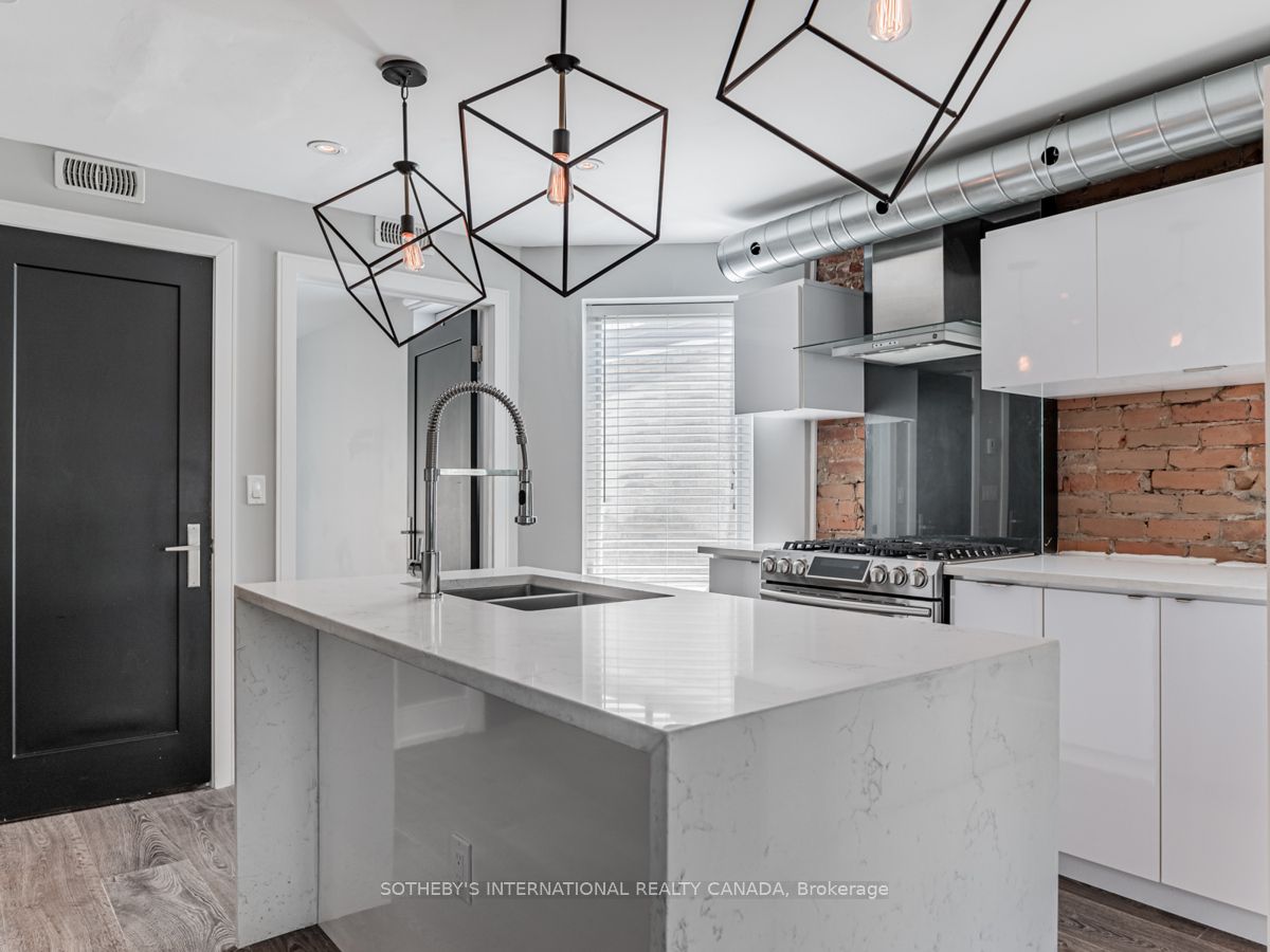 669 Euclid Avenue Upper Unit