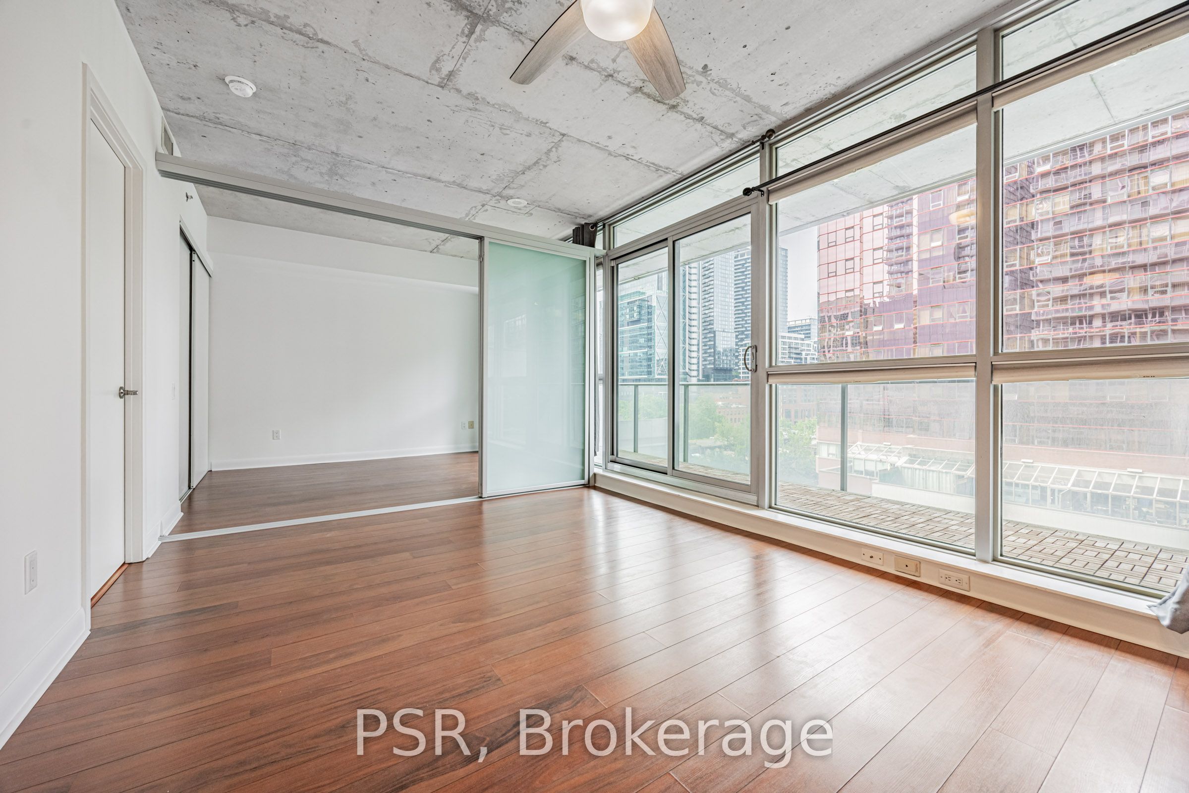 375 King Street W 701