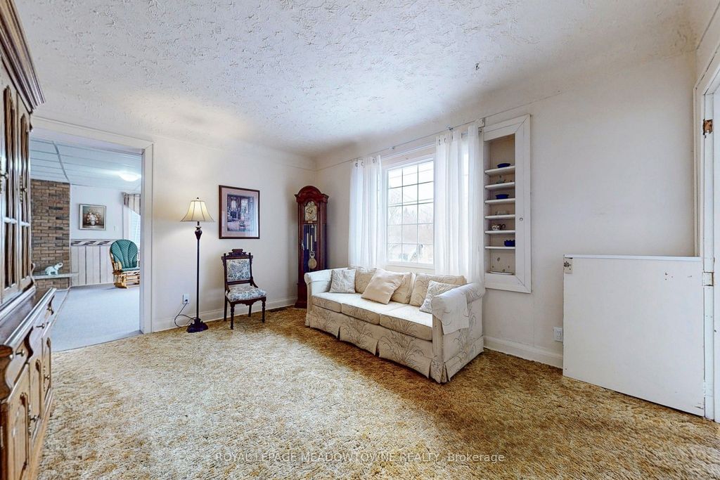 Photo of 43 Cobblehill Road, Halton Hills, ON L7J 1P1 (MLS # W12893204)