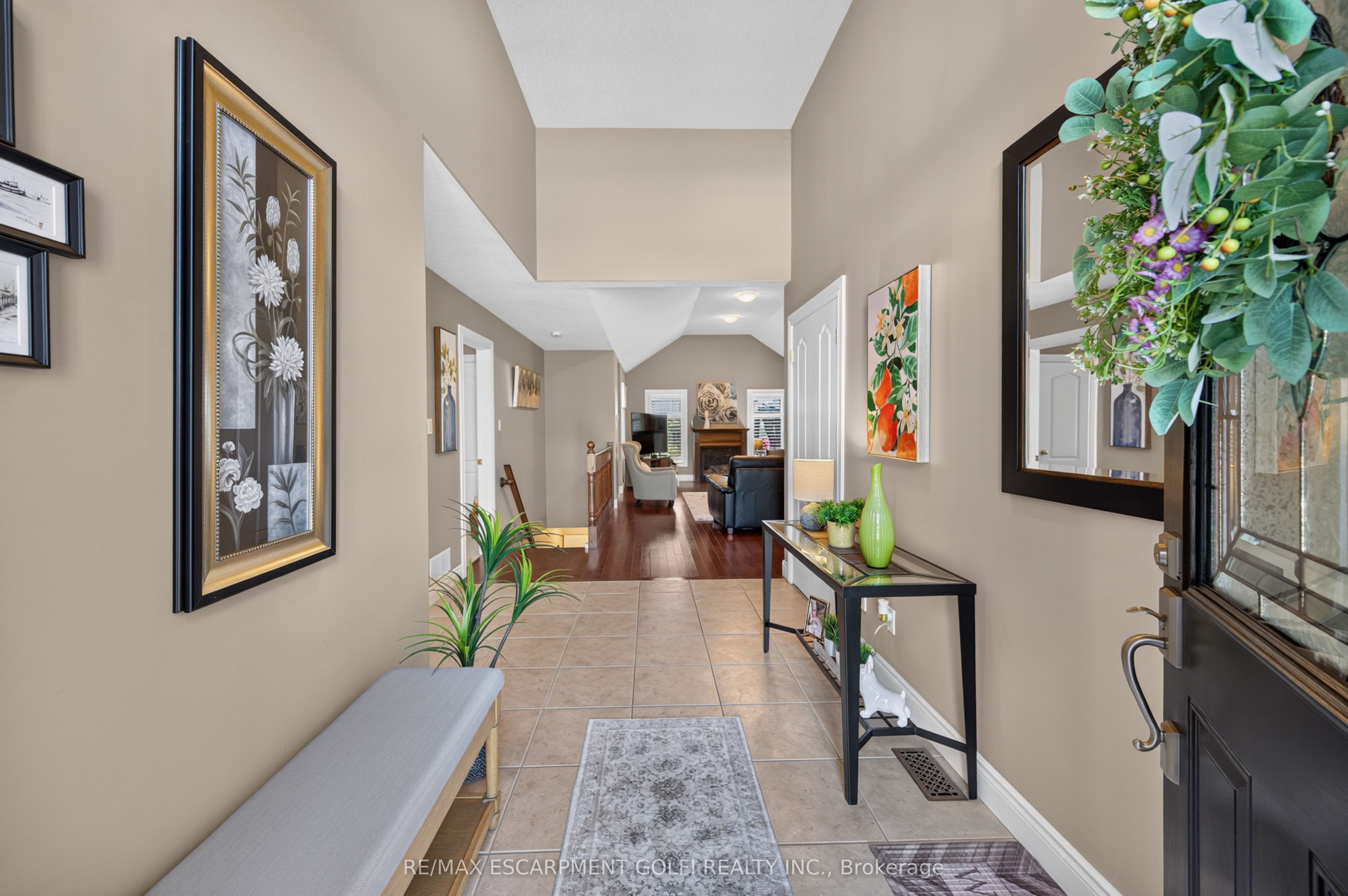 108 WILLOWDALE Crescent