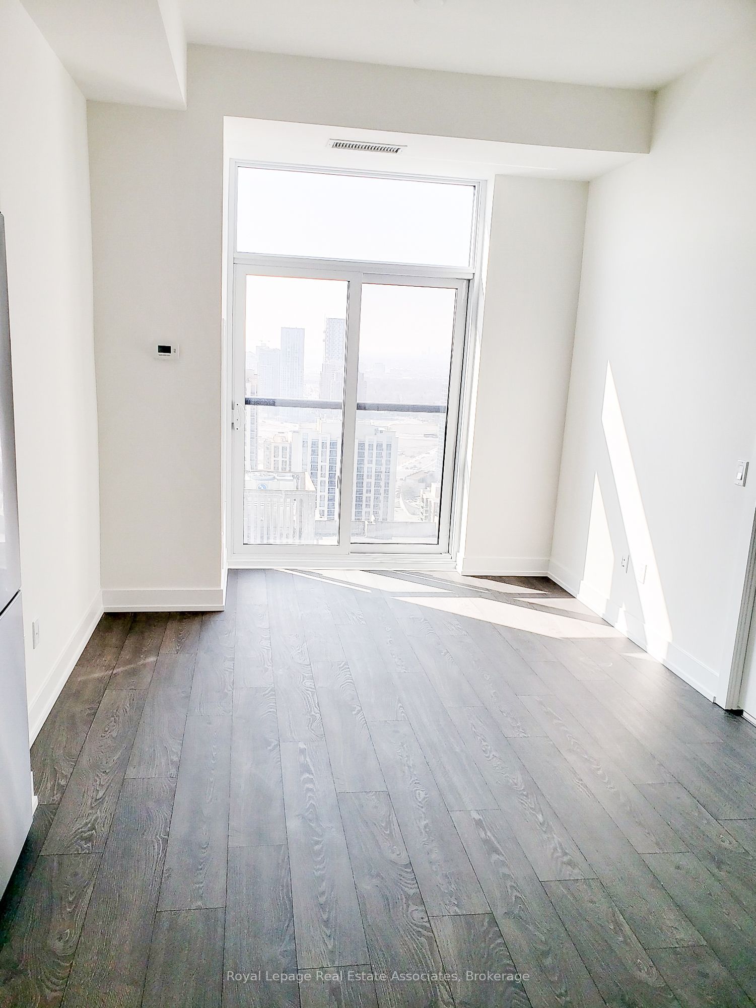 9 Mabelle Avenue PH15