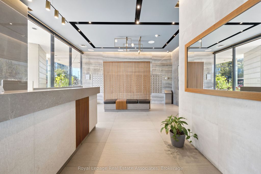 Photo of 260 Queens Quay W #1004, Toronto, ON M5J 2N3 (MLS # C12578008)