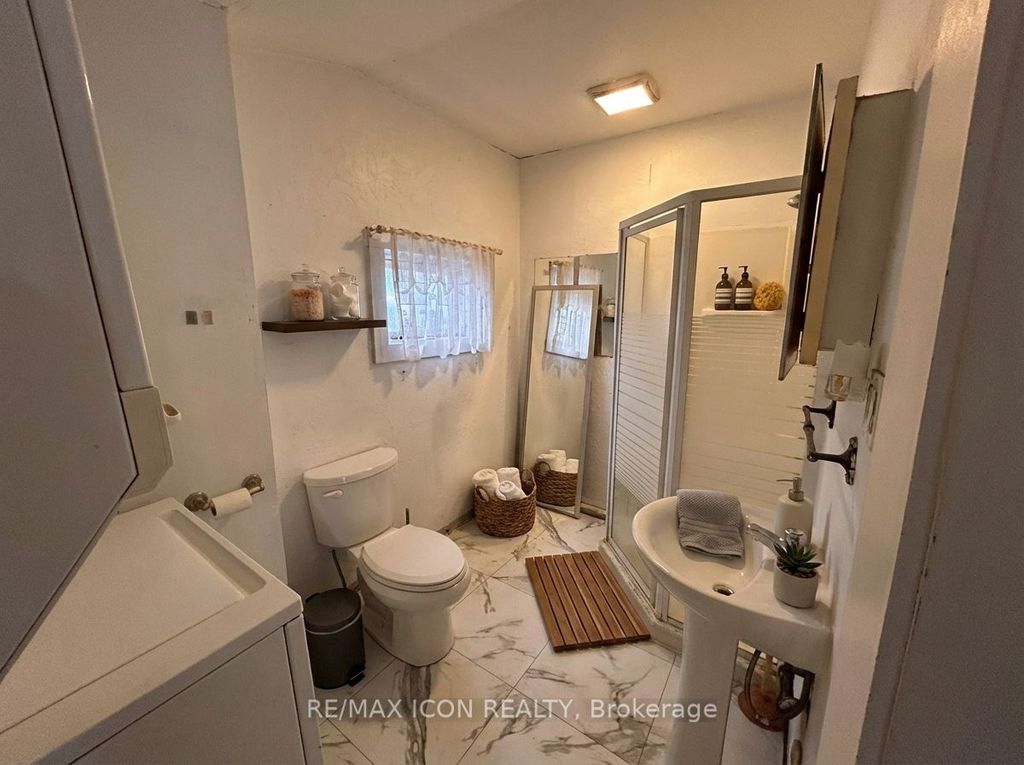 Photo of 565 South Street S, London East, ON N6B 1C5 (MLS # X13033056)