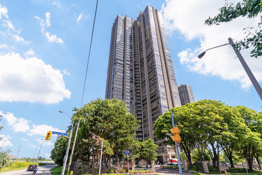Photo of 2045 Lake Shore Boulevard W #1610, Toronto, ON M8V 2Z6 (MLS # W13712352)