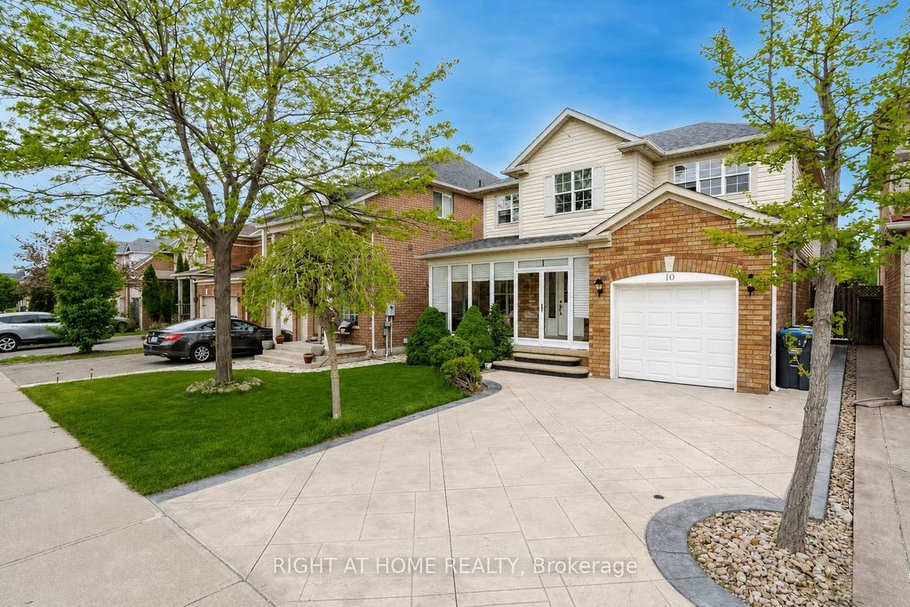 Photo of 10 Charleswood Circle, Brampton, ON L7A 1Z1 (MLS # W13086260)
