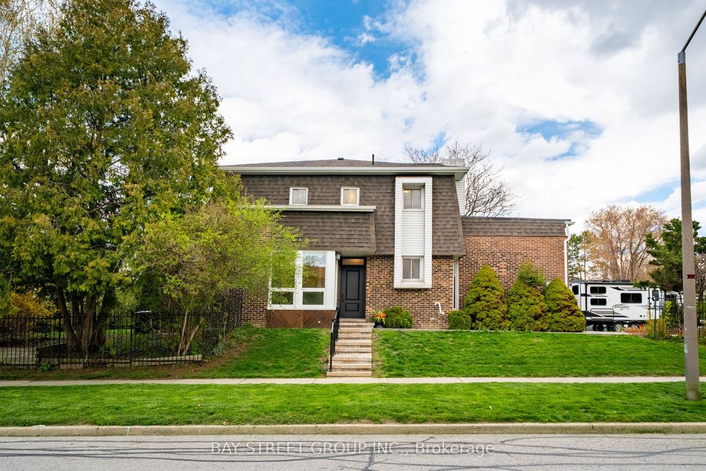 Photo of 62 Captain Rolph Court, Markham, ON L3P 3K9 (MLS # N13100344)