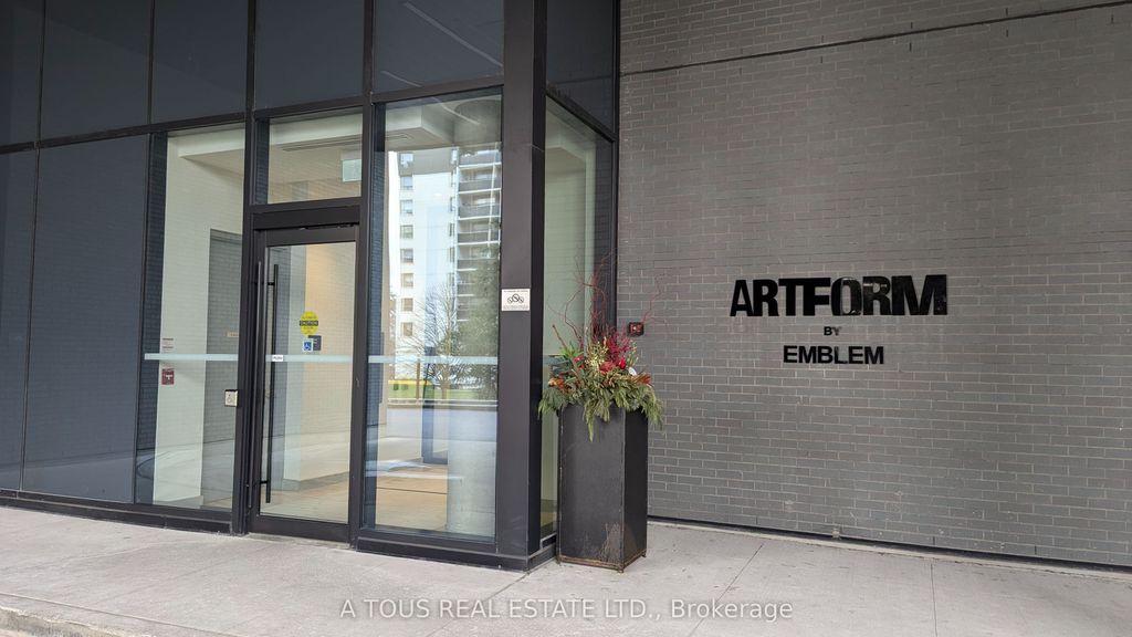Photo of 86 Dundas Street E #1511, Mississauga, ON L5A 0B1 (MLS # W13075104)