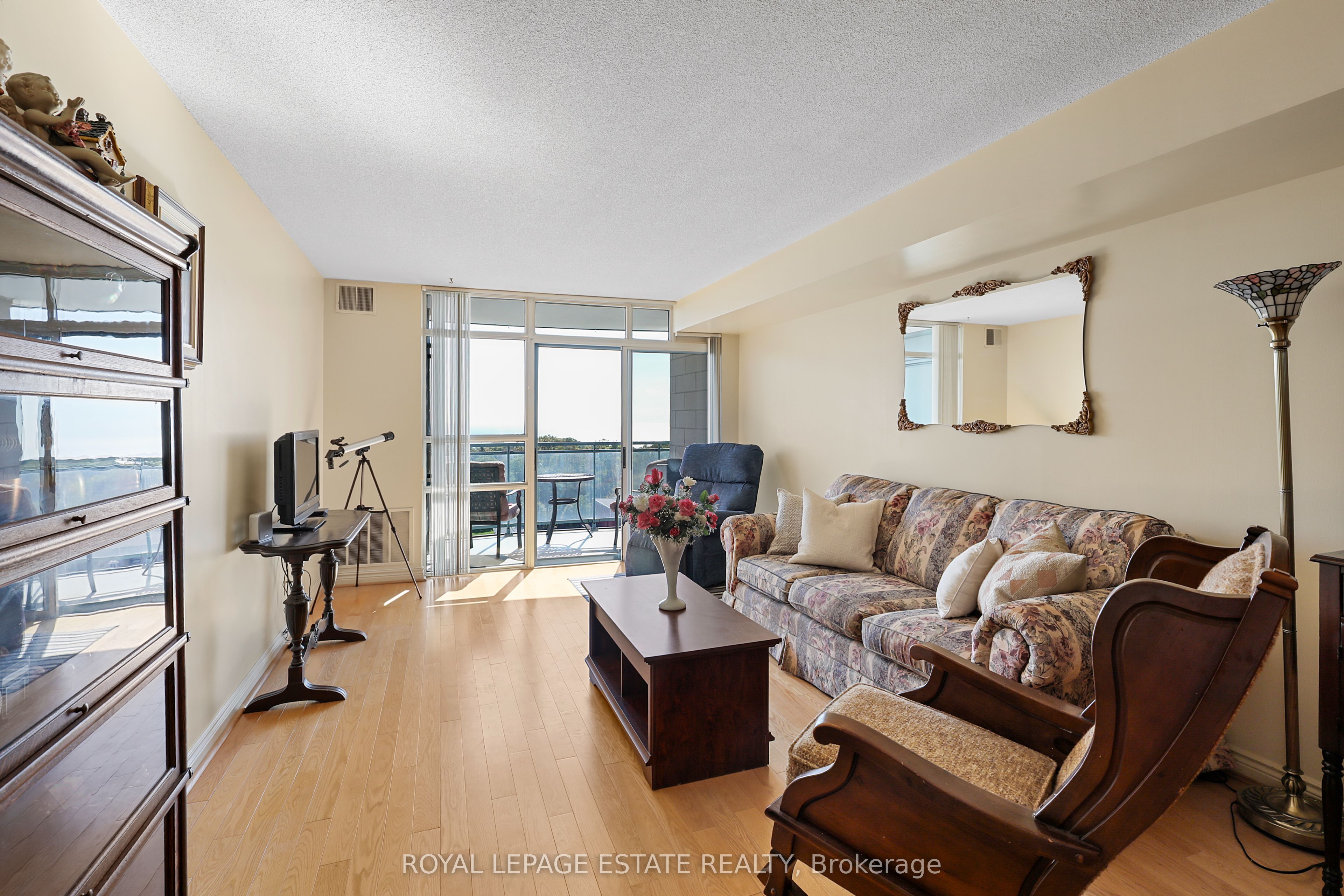 1093 Kingston Road S 1003