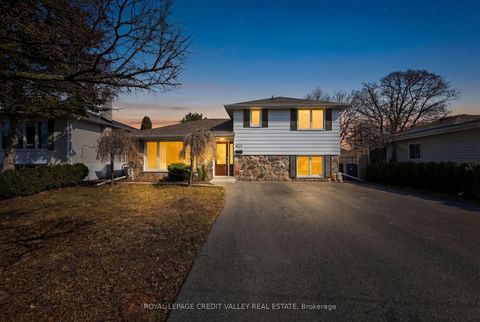 41 Staveley Crescent Brampton ON L6W 2S1