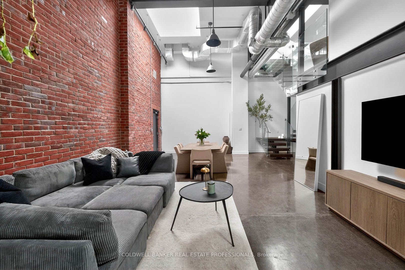 326 Carlaw Avenue 127