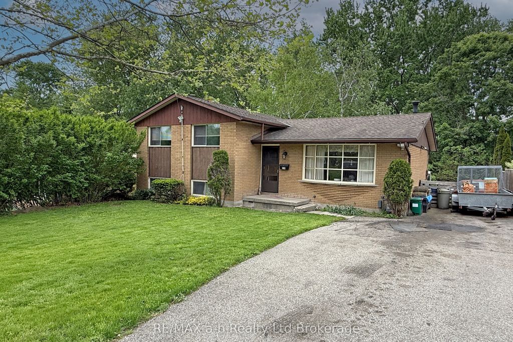 Photo of 213 Belgrave Street, Woodstock, ON N4S 7K1 (MLS # X13206606)