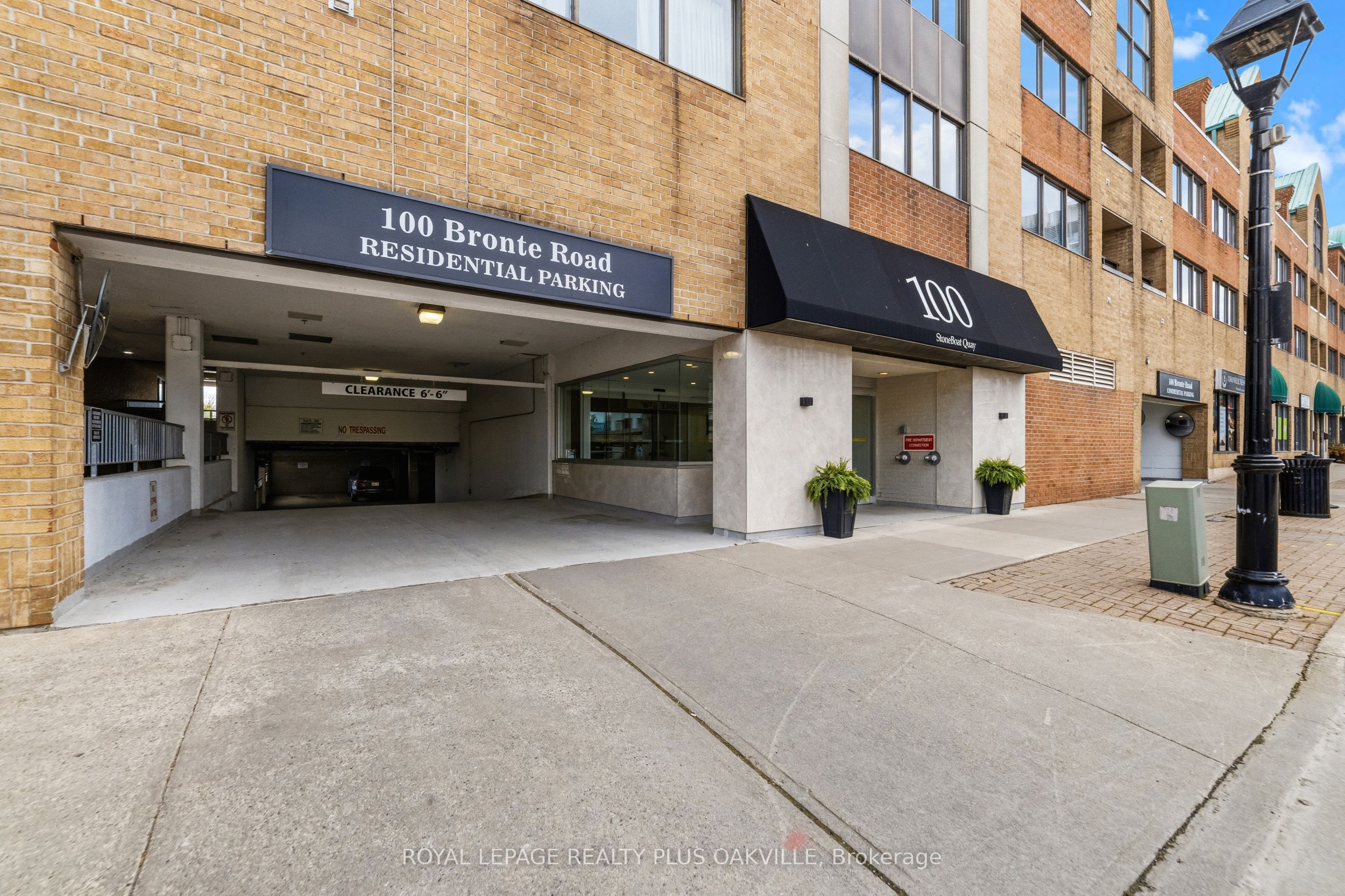 100 Bronte Road 404