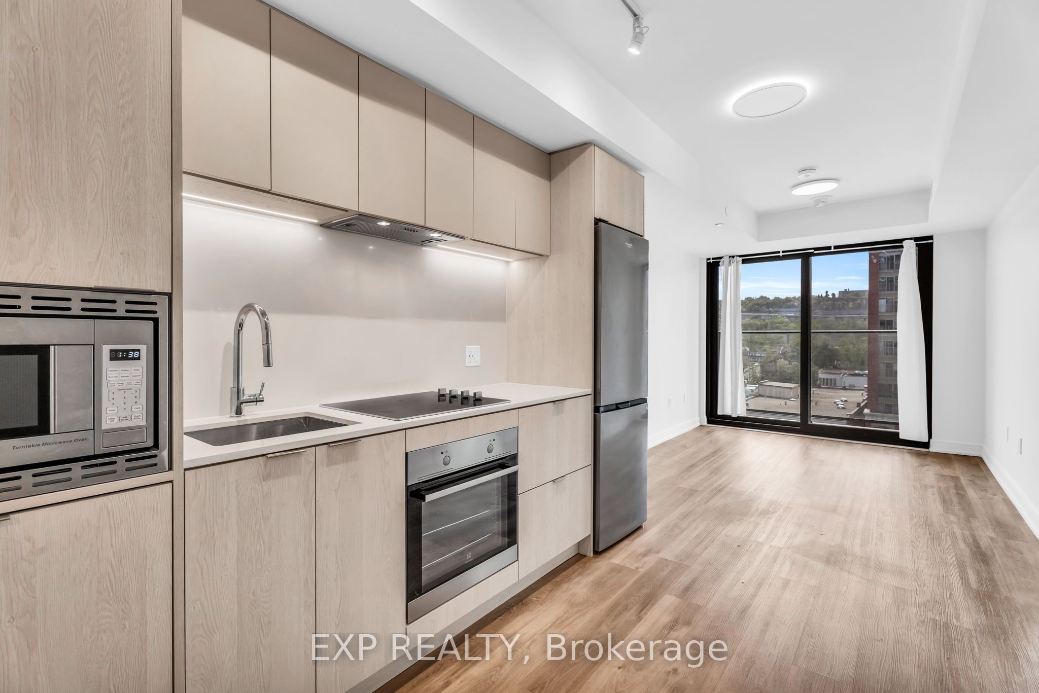 1 Jarvis Street 828