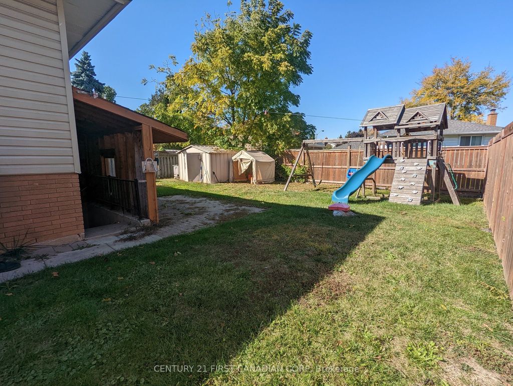 Photo of 6 Spartan Drive, Brantford, ON N3R 6C7 (MLS # X12697724)