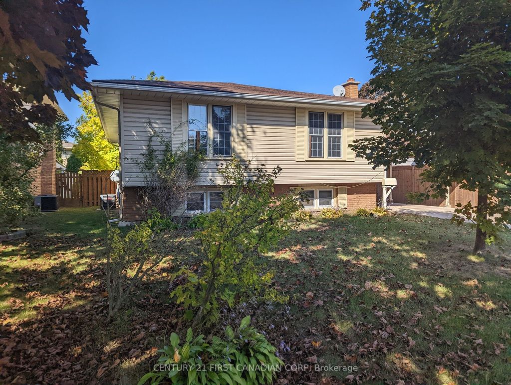 Photo of 6 Spartan Drive, Brantford, ON N3R 6C7 (MLS # X12697724)