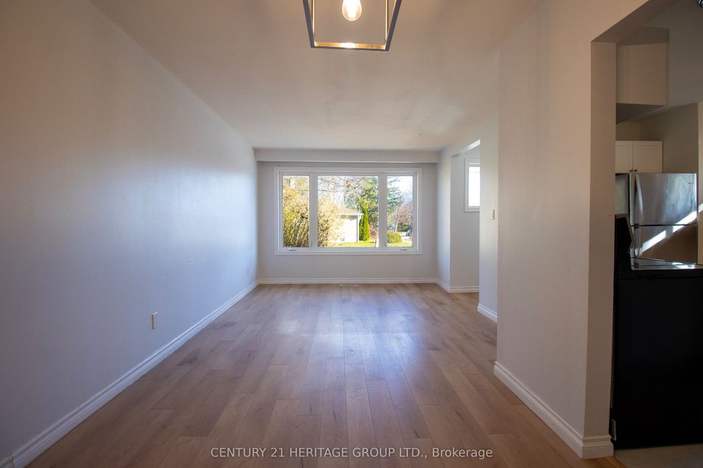 Photo of 144 Cherrywood Drive, Newmarket, ON L3Y 2X7 (MLS # N12653510)