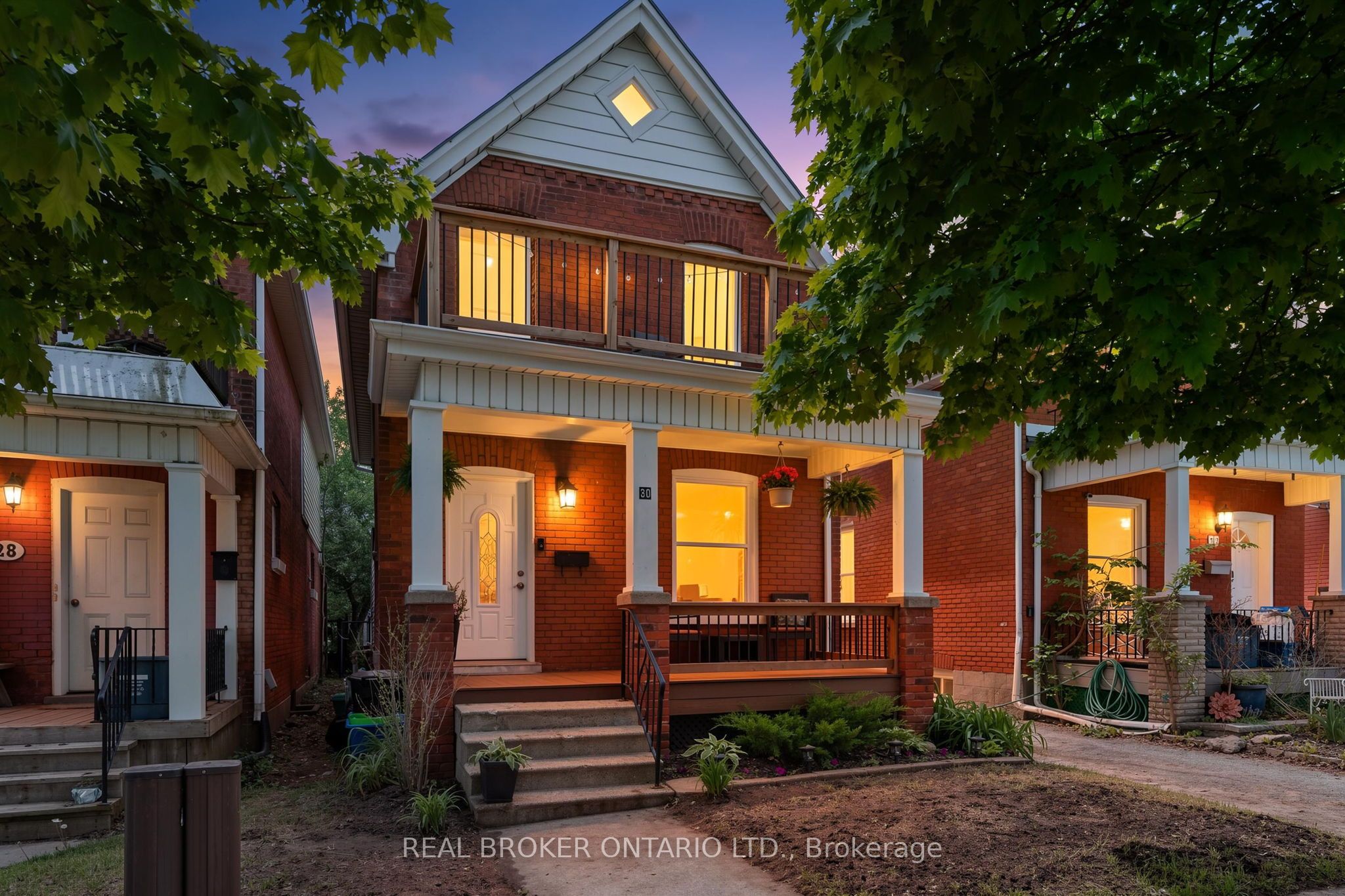 Photo 1 of 28 — 30 DUNDAS Street, Brantford, ON N3R 1R9