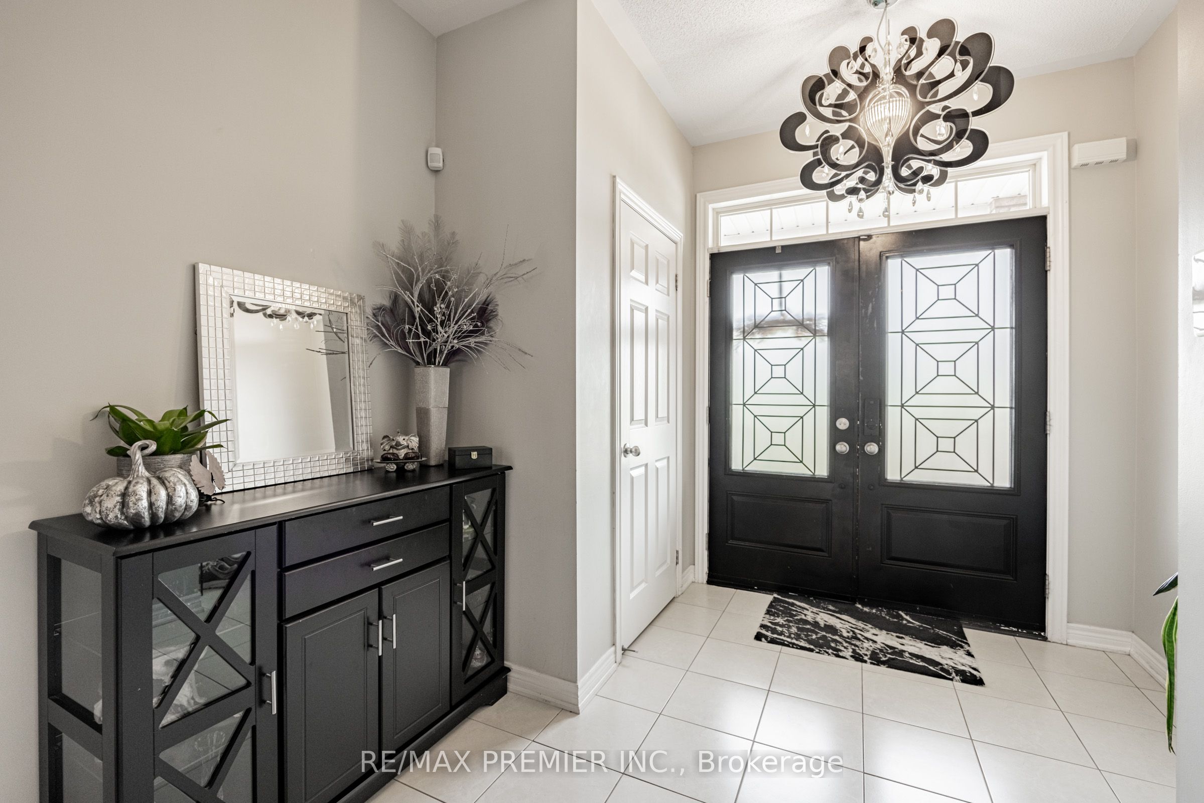 935 Transom Crescent